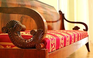 
Furniture Storage Tips for All Seasons

